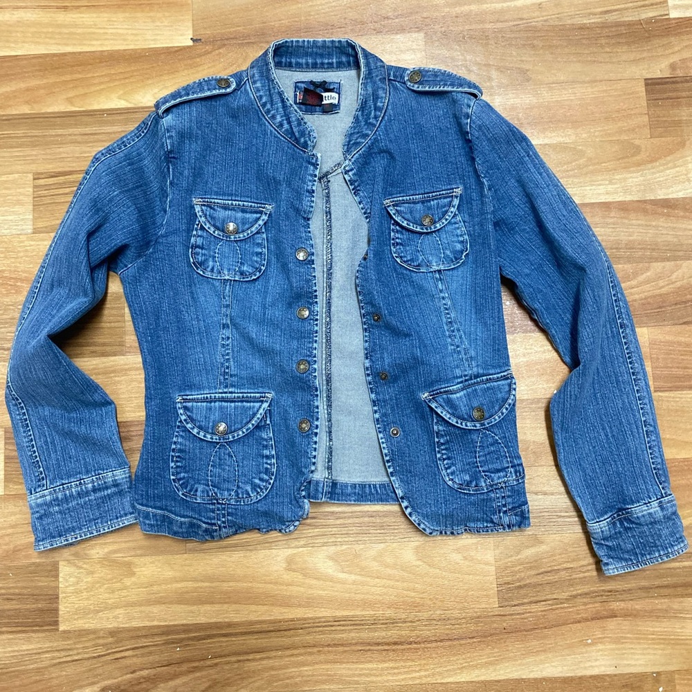 womens cropped y2k denium jacket (perfect condition)
